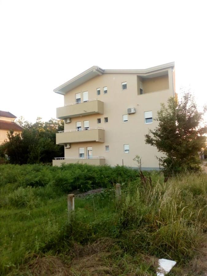 Tufio Apartmani ウルツィニ エクステリア 写真
