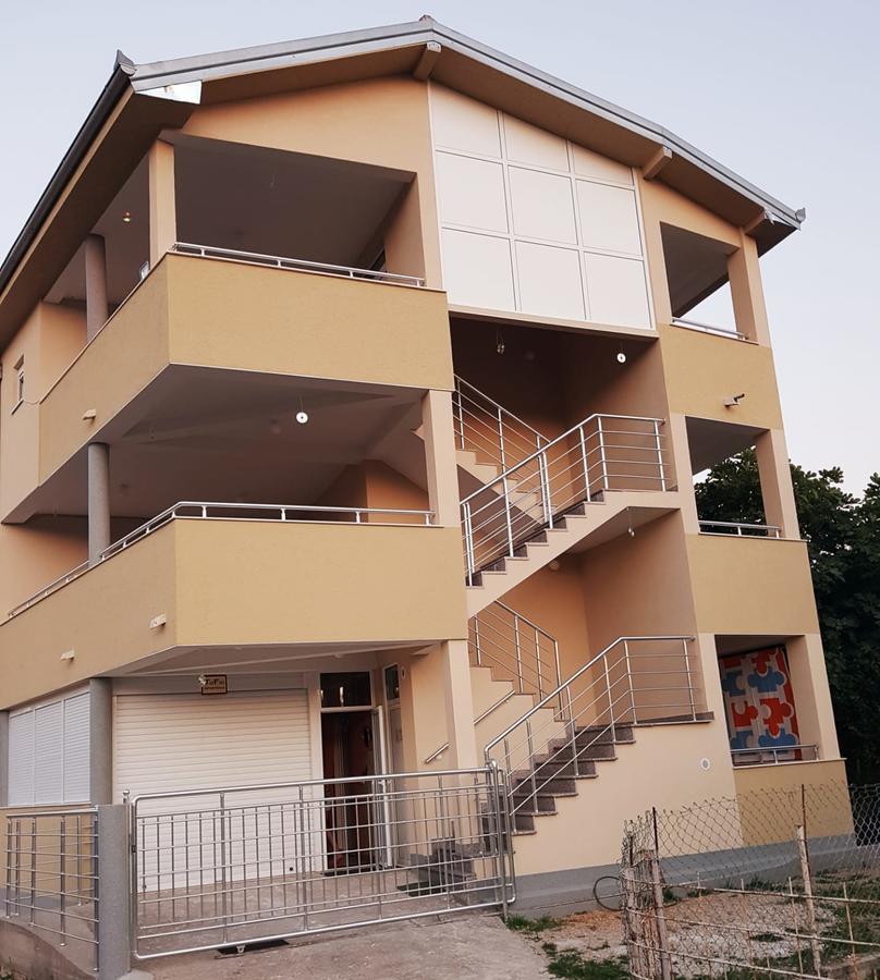 Tufio Apartmani ウルツィニ エクステリア 写真